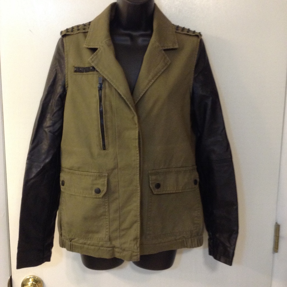 FOREVER 21 OLIVE GREEN JACKET W/ FAUX  SLEEVES